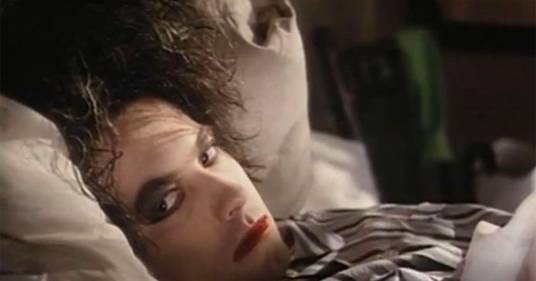 The Cure: “Lullaby” compie 34 anni