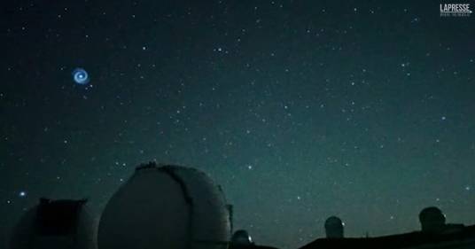 Una spirale compare nel cielo delle Hawaii: ecco di cosa si tratta