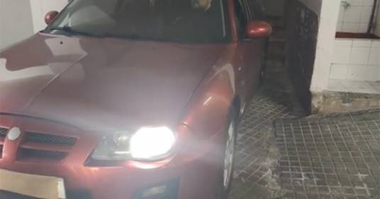 Il parcheggio è incredibile: il video di questo guidatore diventa virale