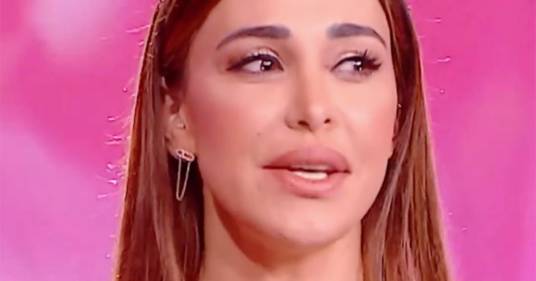 Belen si commuove ricordando Maurizio Costanzo: partono gli applausi ma anche molte critiche