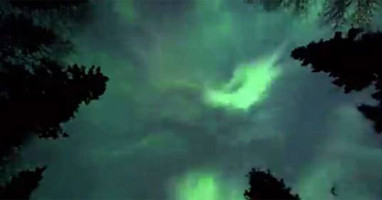 L’incredibile timelapse dell’aurora boreale: queste immagini vi lasceranno senza parole