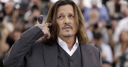 Johnny Depp: dopo Cannes tutti stanno commentando le foto dei suoi denti