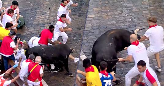 Corsa di Pamplona: il selfie con il toro finisce male e un ragazzo viene travolto, il video