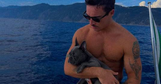 Antonino Spinalbese: il video con la cagnolina Masha scatena le polemiche, lui risponde così
