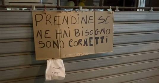 “Prendine se ne hai bisogno”: la bella iniziativa del bar che regala i cornetti non venduti