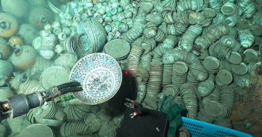 Scoperta storica: recuperati oltre 900 manufatti della Dinastia Ming nel Mar Cinese Meridionale