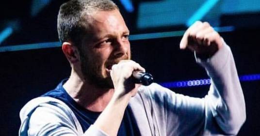 X Factor: Anastasio rivisita De Gregori con la versione rap di Generale