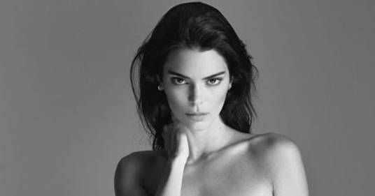 Kendall Jenner: nuda in un elegante ritratto in bianco e nero