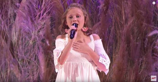 “America’s Got Talent”: l’esibizione di questa bambina lascia tutti senza parole