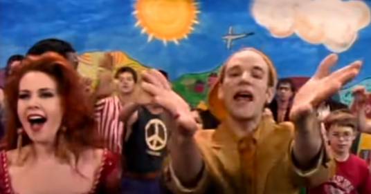 R.E.M.: compie 32 anni “Shiny Happy People”