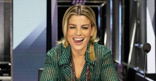 X Factor: Roccuzzo, cameriere siciliano, fa emozionare Emma cantando Elisa