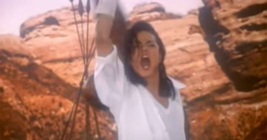 Michael Jackson: compie 31 anni “Black or White”