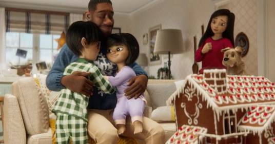 Il padre adottivo entra in famiglia: ecco il commovente spot di Natale della Disney