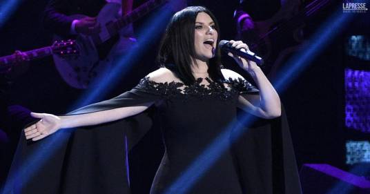 Laura Pausini ha annunciato l’uscita di “Scatola”, il suo nuovo singolo