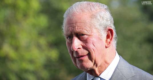 Nuovi guai per la corona britannica: dopo Andrea, anche il principe Carlo è sotto inchiesta