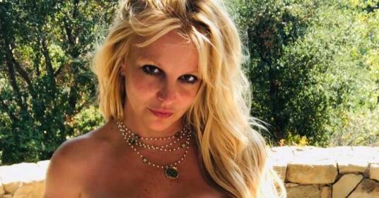 Britney Spears ancora nuda su Instagram (ma questa volta non è sola)
