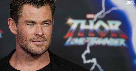 Chris Hemsworth mostra il lato B nel trailer di Thor: “Erano anni che volevo farlo”