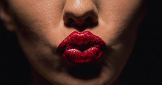 È la Giornata Mondiale del Bacio: 3 curiosità da scoprire