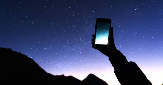 Come scattare foto alle stelle con lo smartphone? I consigli utili
