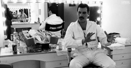 Brian May ricorda Freddie Mercury: “La sua presenza è più viva che mai”