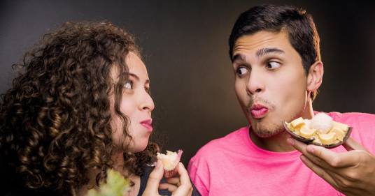 Mangiare piano fa dimagrire: ma quanto dobbiamo masticare ogni boccone? Lo studio