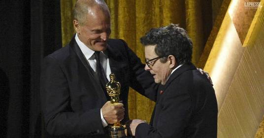 Standing ovation per Michael J. Fox: l’attore ha ricevuto l’Oscar alla carriera, ecco il video
