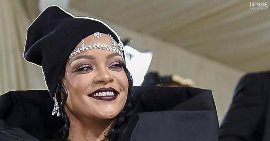 Rihanna ha pubblicato una nuova canzone a sorpresa: ecco “Born Again”