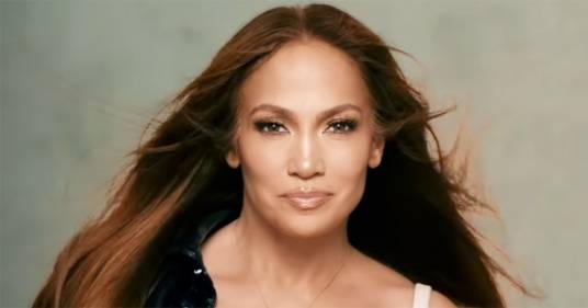 Jennifer Lopez e il mistero social: annuncia a sorpresa il nuovo album
