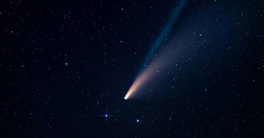 La cometa dei Neanderthal sta tornando: dopo 50.000 anni ecco quando ripasserà nei nostri cieli