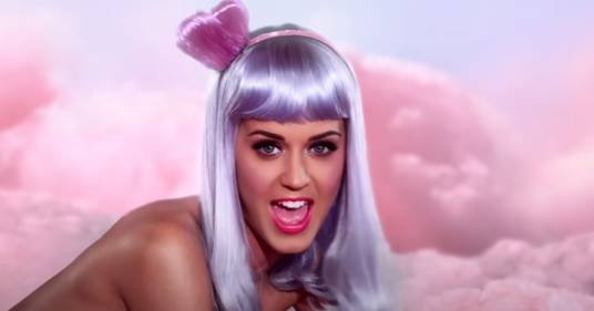 Katy Perry e il problema dell’abbronzatura spray usata in “California gurls”