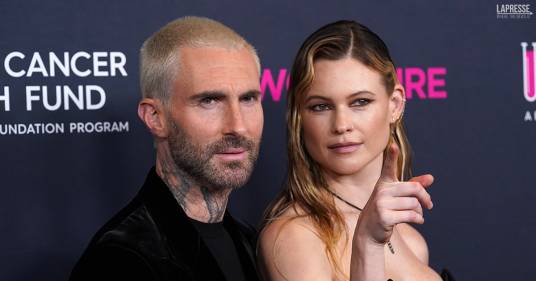 Adam Levine dei Maroon 5: dopo lo scandalo torna il sereno con la moglie