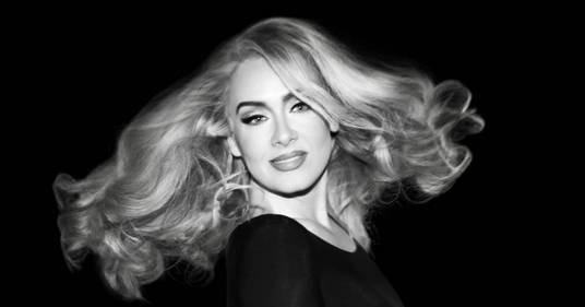 Adele annuncia l’unica tappa in Europa: il ritorno della cantante dopo 8 anni