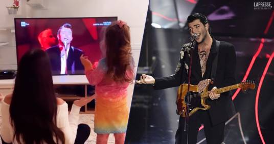 The Kolors: anche la piccola Grace adora la canzone del suo papà, il video in cui la balla guardando la finale di Sanremo