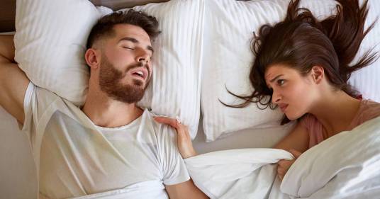 Perché l’uomo si addormenta sempre dopo aver fatto l’amore e la donna no? Ecco la spiegazione