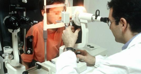 Difetti occhi bimbi non diagnosticati in 20% casi, arriva guida per genitori