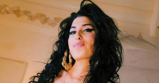 Amy Winehouse onorata con il BRIT Billion Award: i genitori hanno ritirato il premio postumo