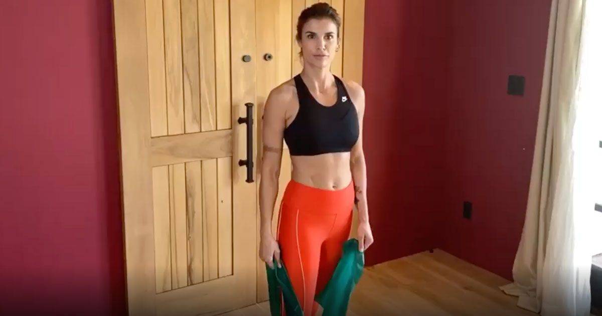 Elisabetta Canalis la nuova lezione di pilates su Instagram
