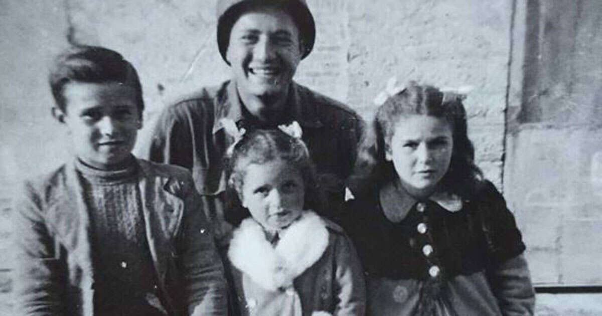 Lex soldato ritrova i bambini che salvato in guerra dopo 76 anni