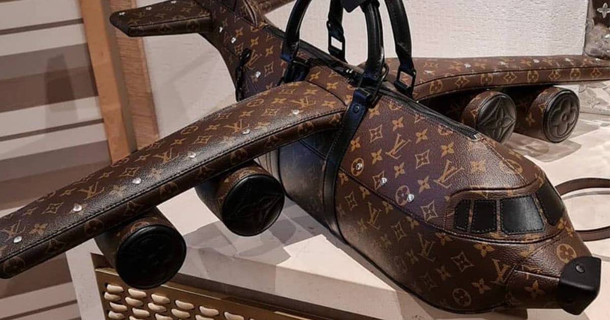 La borsa aeroplano di Louis Vuitton da 33mila euro ha scatenato molte  polemiche