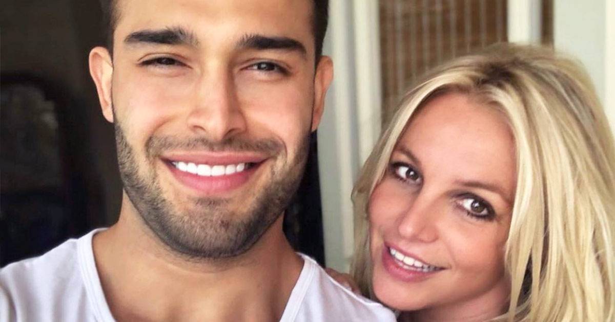 Britney Spears riceve lanello di fidanzamento ecco chi  il futuro marito Sam Asghari