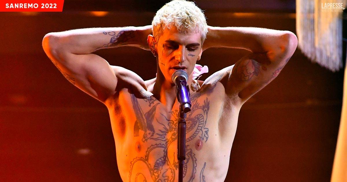 Achille Lauro pubblica la foto del suo vero battesimo su Instagram