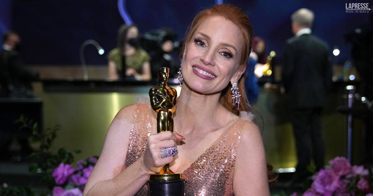 Oscar 2022 tutti i vincitori Jessica Chastain dedica in italiano il premio alla figlia Giulietta