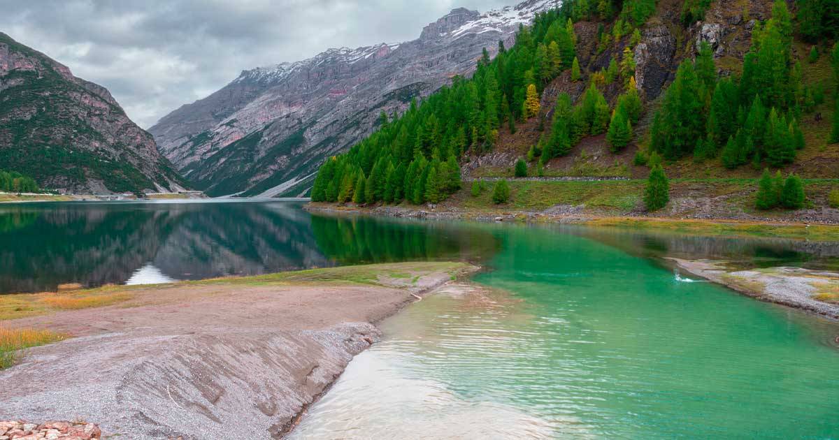 Emergenza siccit le impressionanti immagini del lago di Livigno scomparso