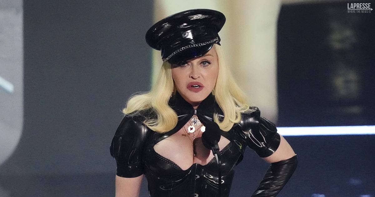 Madonna ricoverata in terapia intensiva per uninfezione batterica fermato il tour