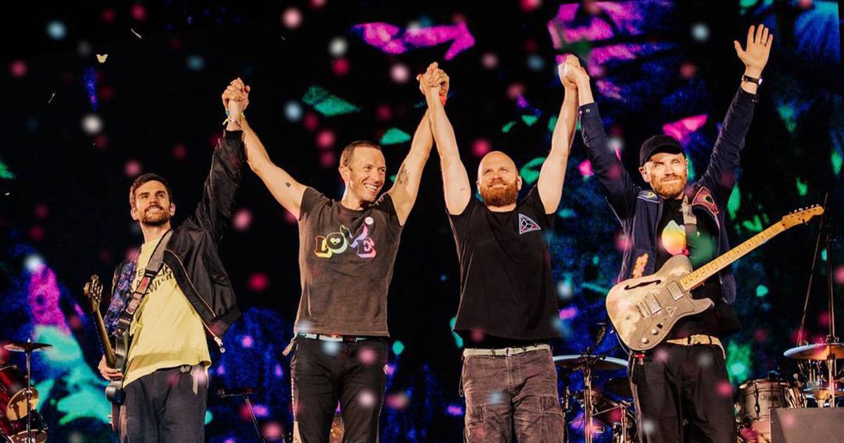 Anche i Coldplay vicini a Napoli dopo lo sciame sismico il loro tributo