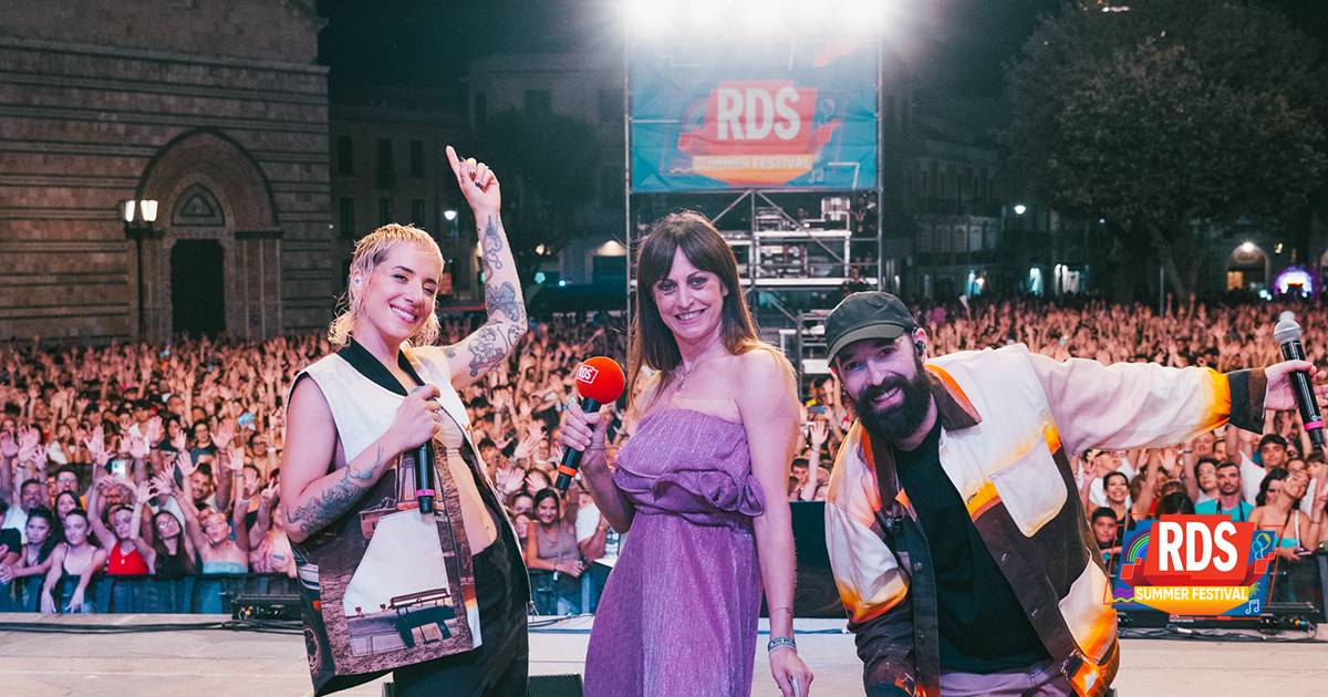 Messina balla e canta sulle note di MALAVITA la bellissima esibizione dei ComaCose allRDS Summer Festival 2024