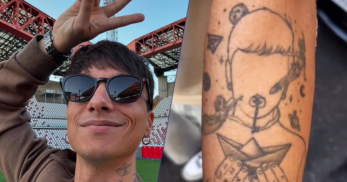 Fan si fa un tatuaggio ispirato a Ultimo lo mostra al cantante e si emoziona alle lacrime