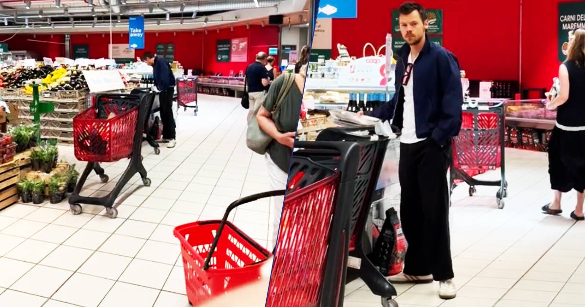 Harry Styles si  trasferito a Roma Dopo Porta Portese  stato avvistato a fare la spesa in un supermercato il video
