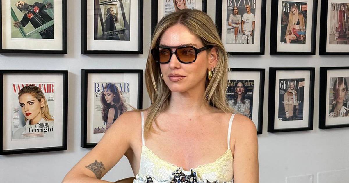 Chiara Ferragni svuotato il negozio a Milano rimossi abiti e accessori da vetrine e scaffali