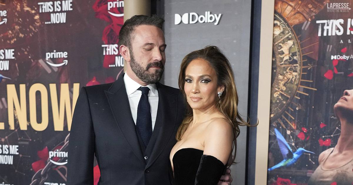  ufficiale Jennifer Lopez ha chiesto il divorzio a Ben Affleck proprio nellanniversario dei 2 anni